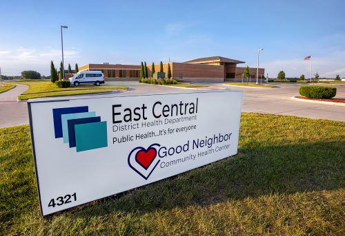 Exterior of Columbus GNCHC and East Central District Health Department building